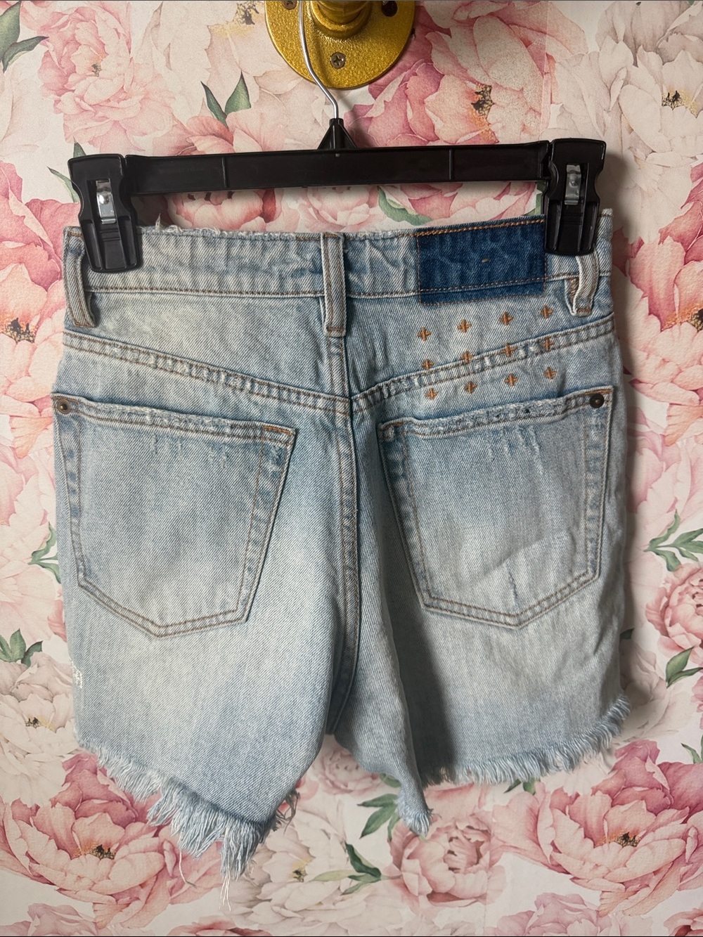 KSUBI Rise N High Short Bleach Bum Women’s Cut Off Denim Jean size 00 24